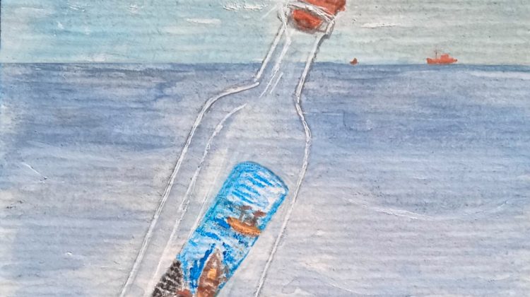 Arte de Aline Gabriel anuncia reaparição de personagem em garrafa encalhada na praia do Mar Grosso